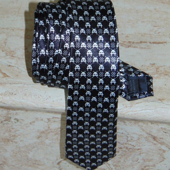 Black Tie Geek Men's Atari Space Invaders Black & White Tie Suit Accessories - Picture 1 of 5